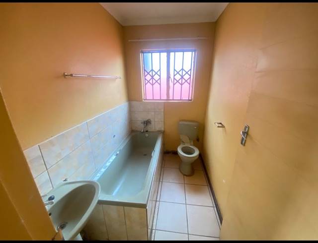 3 BEDROOM HOUSE FOR SALE IN PROTEA GLEN EXT